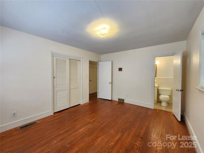 Building Photo - 7604 Shady Ln