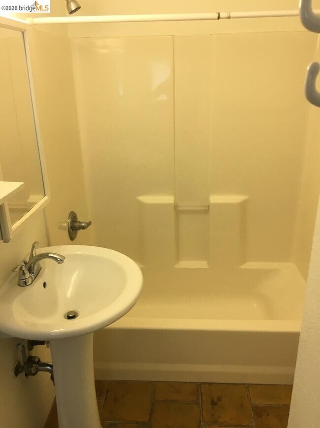 Building Photo - 1641 Walnut St