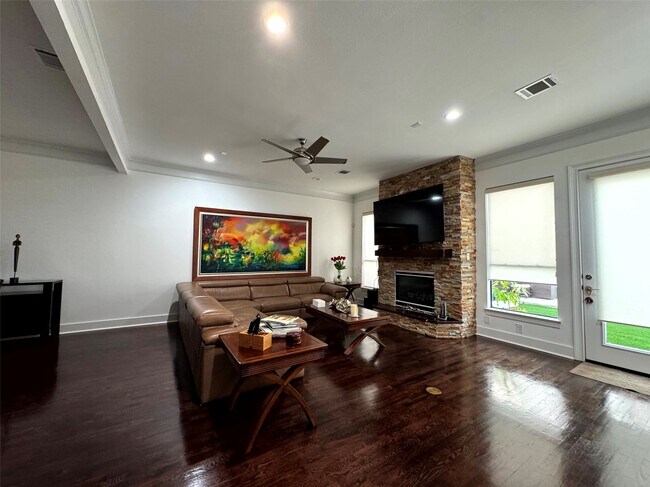 Building Photo - 824 Birdsall St