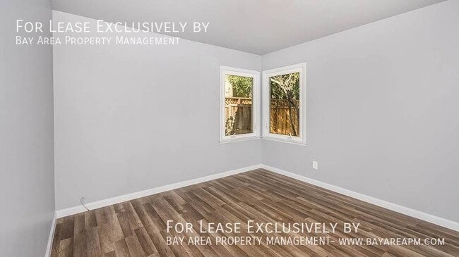 Building Photo - 937 Grand St