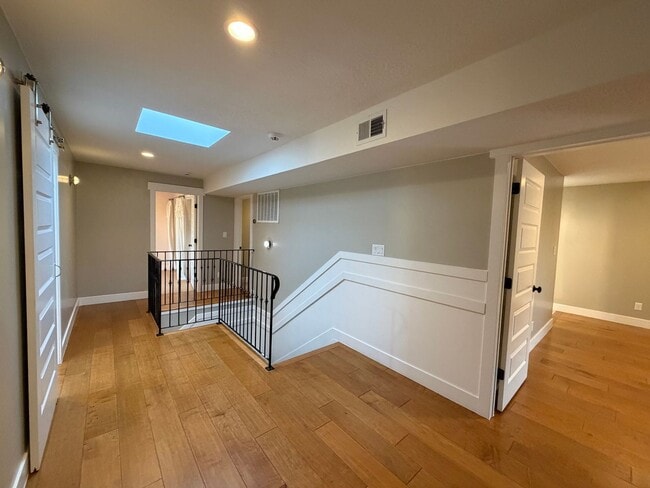 Building Photo - SPACIOUS PROPERTY DOWNTOWN FOR RENT!
