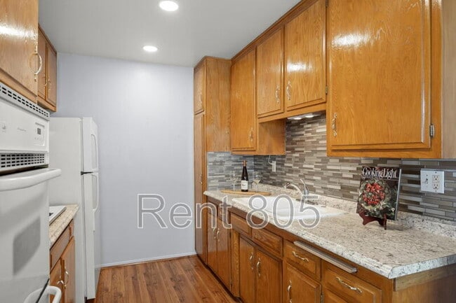 Building Photo - 3407 Rexford St