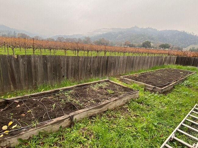 Building Photo - 31451 N Redwood Hwy