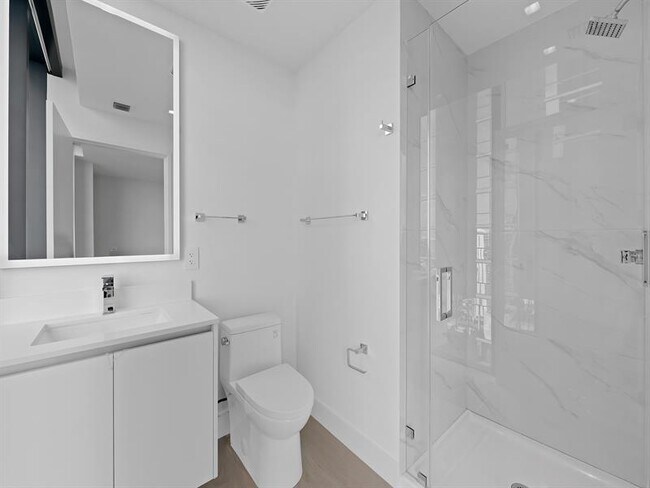 Building Photo - 700 NE 24th St