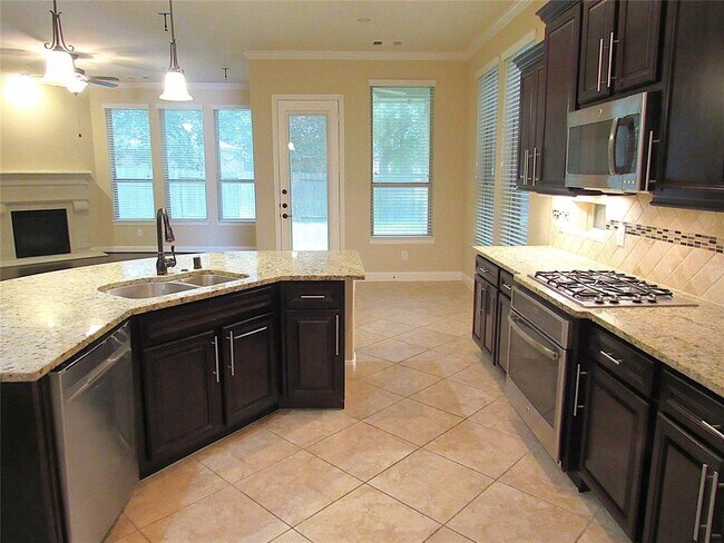 Building Photo - 13902 Desert Trace Ct