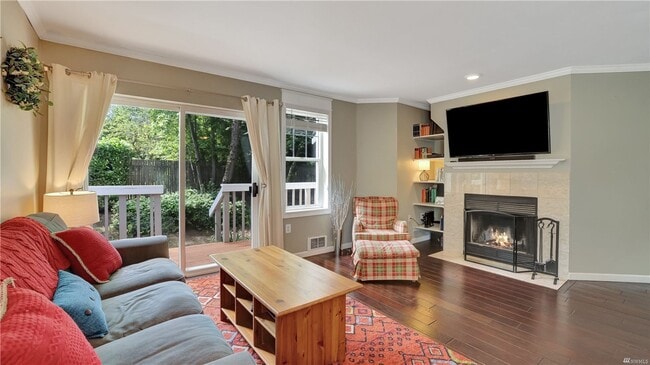 Building Photo - 2bd/2.5ba Kenmore Townhome