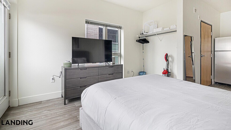 Building Photo - 1430 NW Pettygrove St