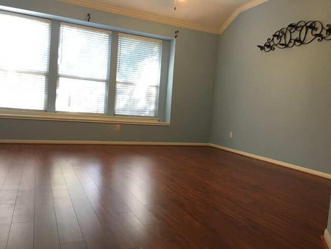 Building Photo - Beautiful 3/2 in Scofield Farms