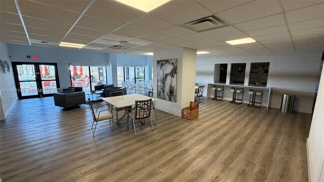 Building Photo - 3800 Galt Ocean Dr