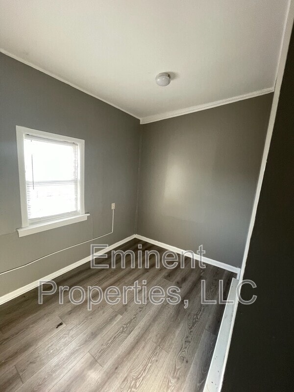 Building Photo - 8226 S Marshfield Ave