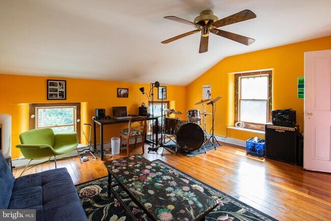 Building Photo - 6038 Wissahickon Ave
