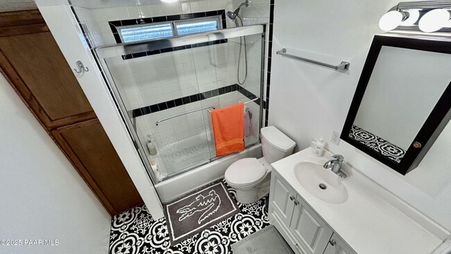 Building Photo - 202 Cactus Dr