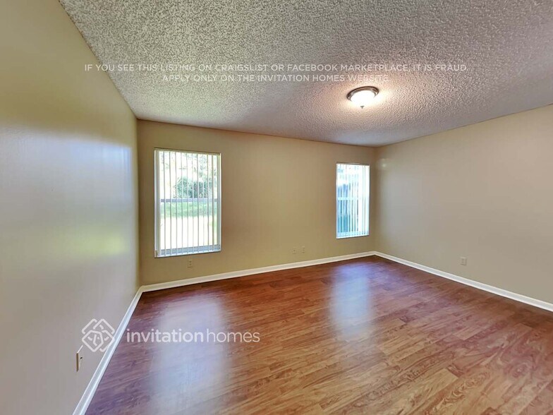 Building Photo - 8931 Lake Park Cir N