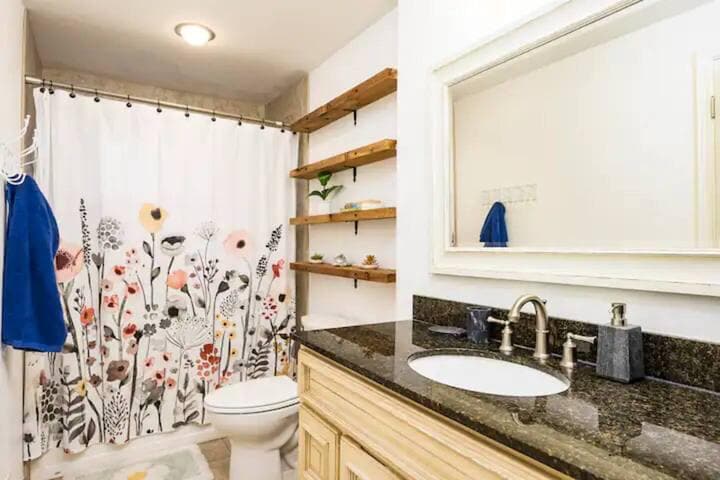 Building Photo - 11068 W 62nd Pl