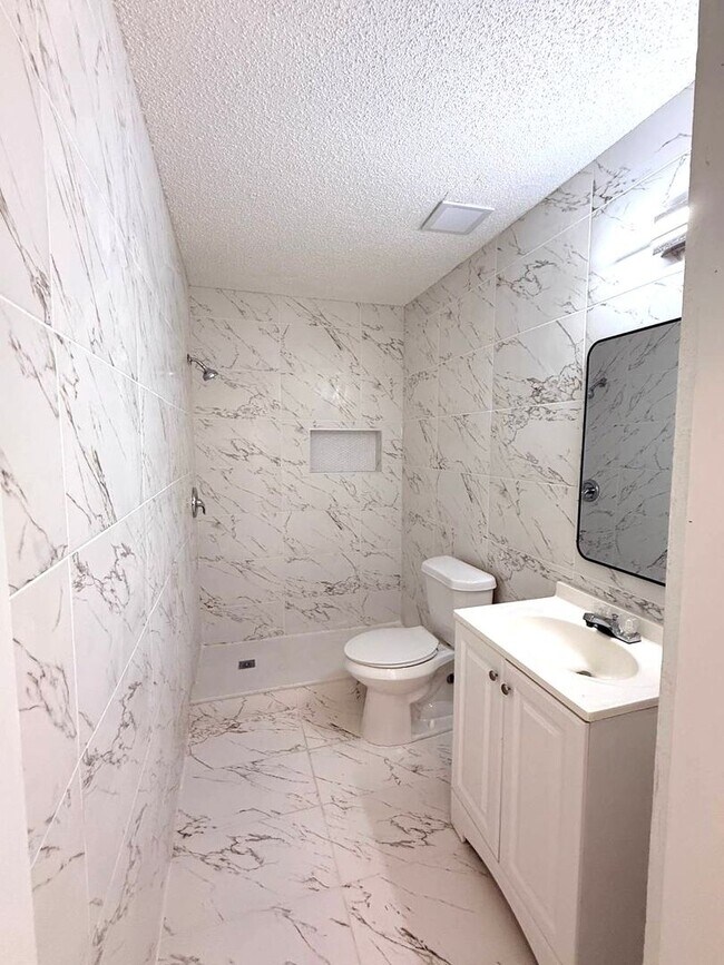 Building Photo - 2nd St