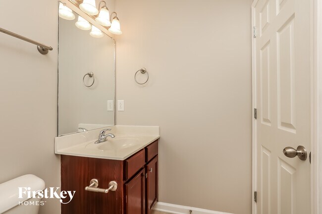 Building Photo - 488 Cedar Valley Dr