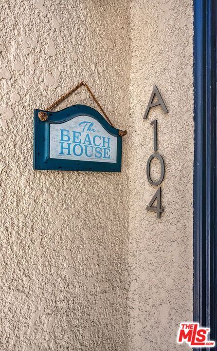 Building Photo - 7301 Vista Del Mar