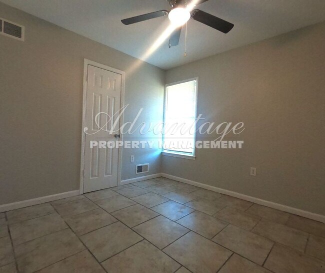 Building Photo - Newly Renovated Home In Raleigh - Open To ...
