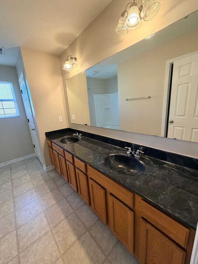 Building Photo - 1883 Creekstone Dr