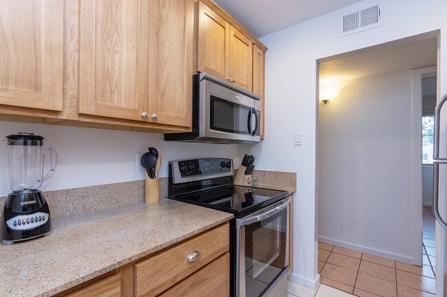 Building Photo - Fully Furnished Two Bedroom Condo Available Now!