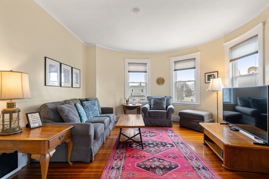 Primary Photo - 437 Washington St