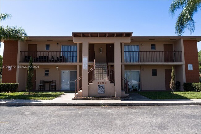 Building Photo - 1290 NE 119th St