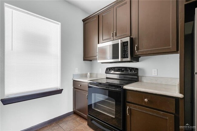 Building Photo - 11 East St