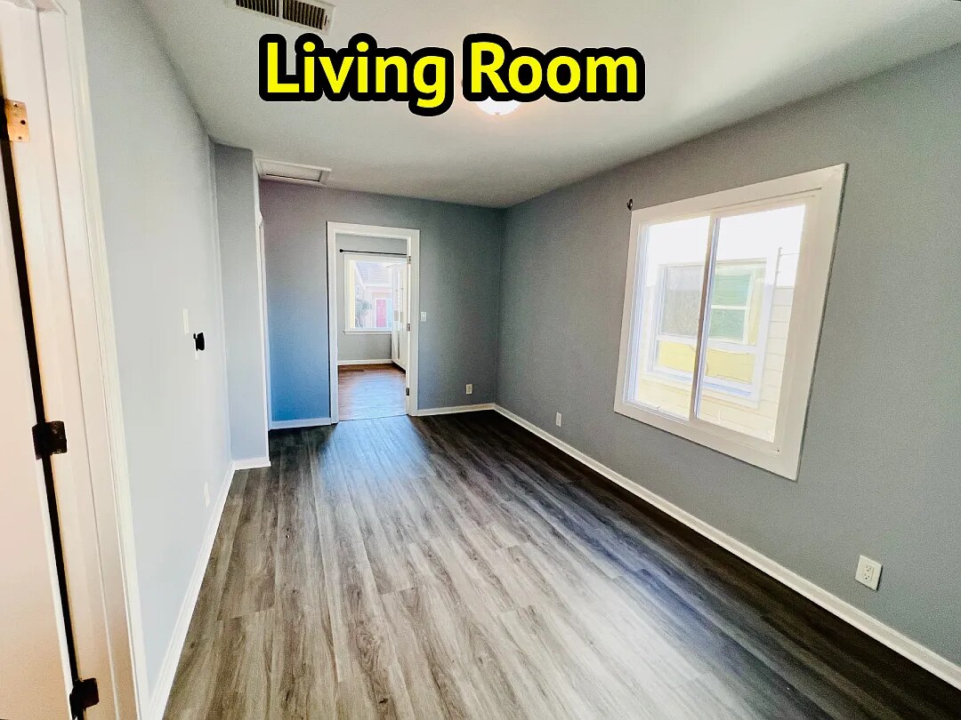 Building Photo - 660 Railroad Ave