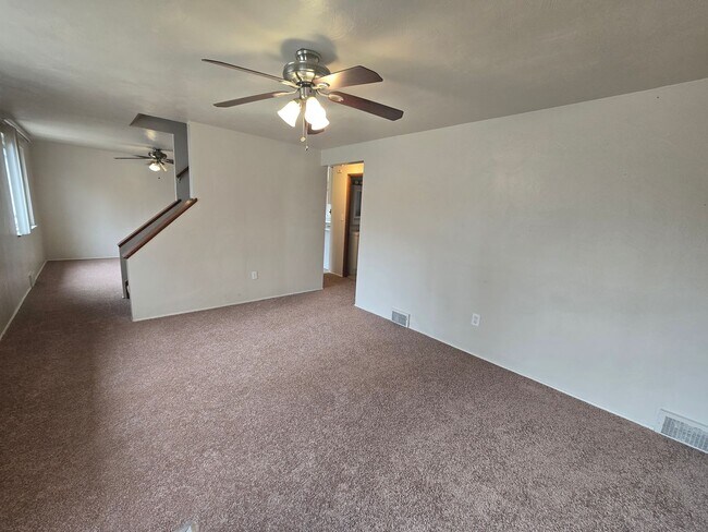 Building Photo - 3 Bedroom 2 Bathroom House - Penn Hills School District - AVAILABLE NOW