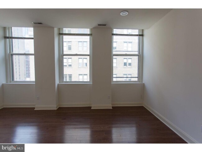 Building Photo - 1600 Walnut St