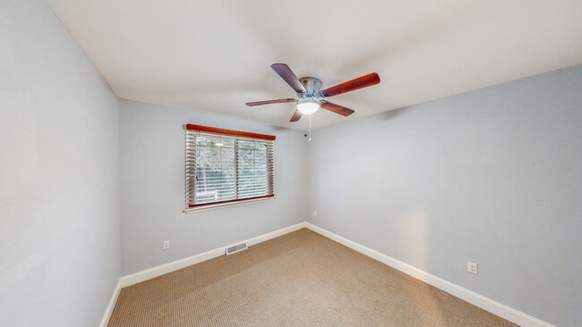 Building Photo - 5512 Hamilton Ave