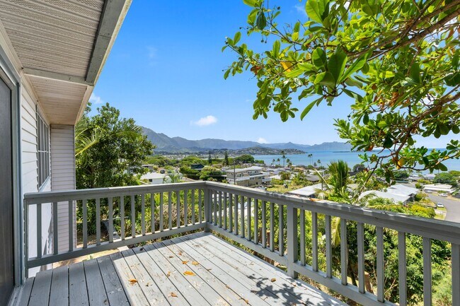 Building Photo - Pet Friendly Kaneohe House with Breathtaki...