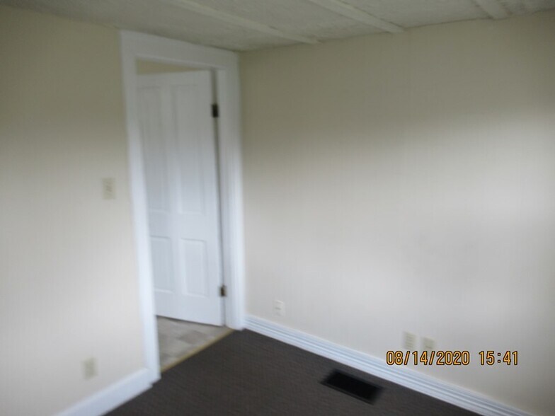 Building Photo - 320 E Cottage Grove Ave