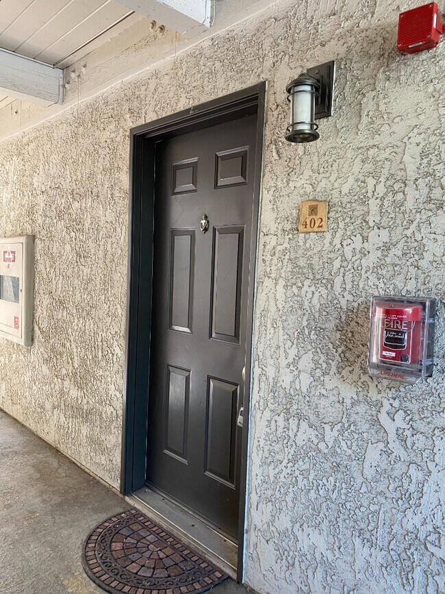 Building Photo - Spacious 1-Bedroom Condo in Prime Sunnyvale Location