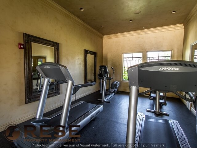 Building Photo - Beautiful Townhouse w attached 2 car garage in Orem