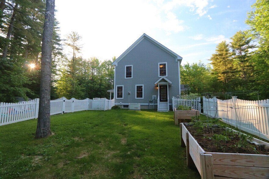 Building Photo - 46 Frances Dr