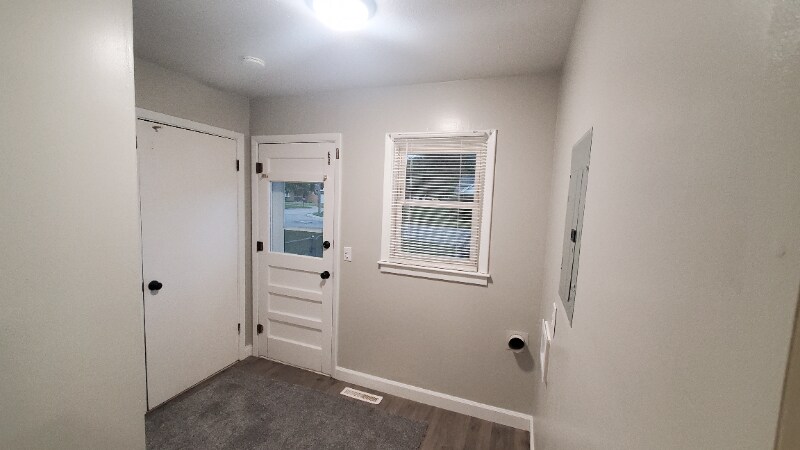 Building Photo - 330 Fager Dr