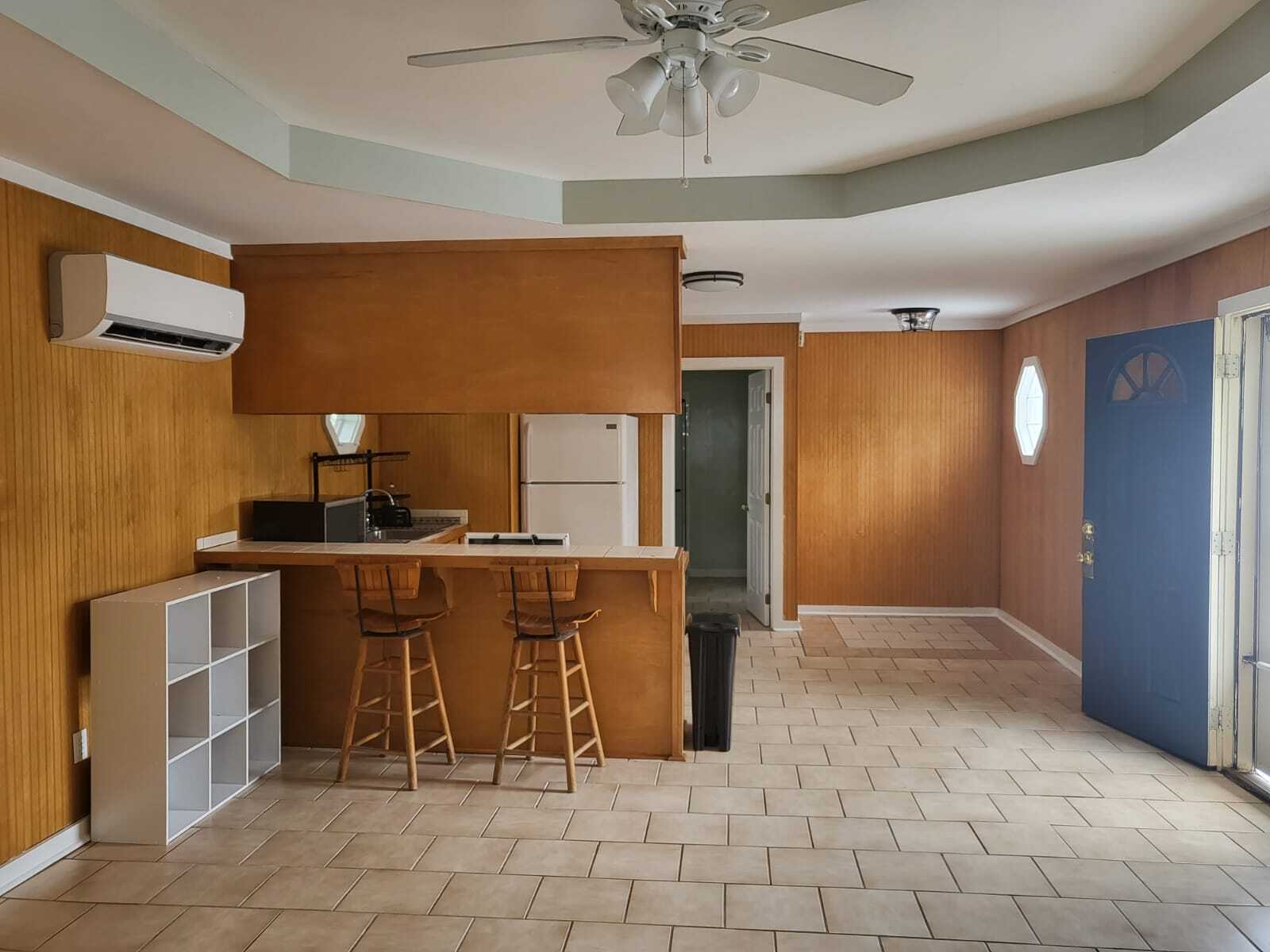 Building Photo - 422 Seabreeze Dr