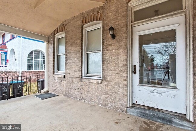 Building Photo - 1117 W Main St