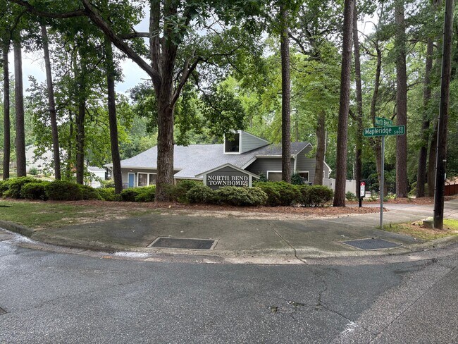 Building Photo - 829 Green Ridge Dr