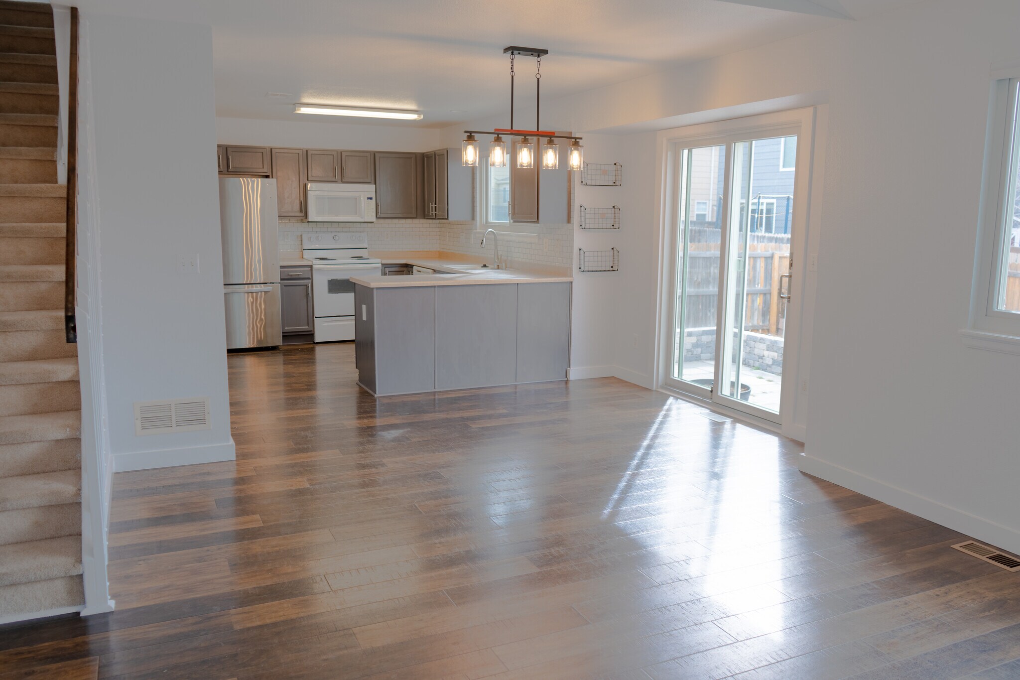 Building Photo - 307 Benton St