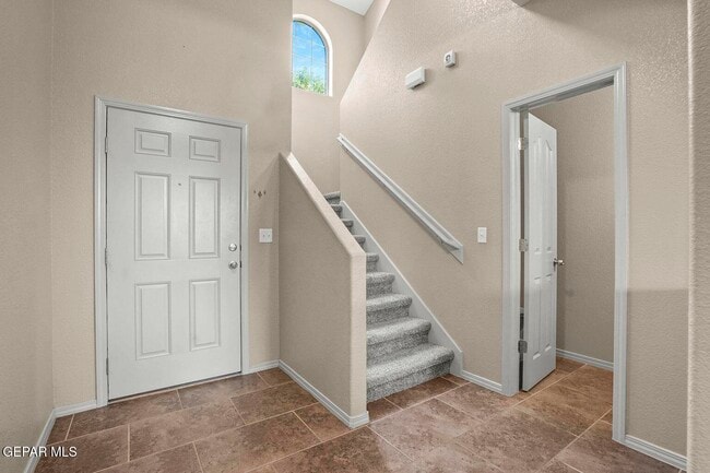 Building Photo - 5028 Silver Ranch Ave