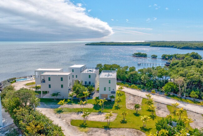 Building Photo - 99 Seaside Ave