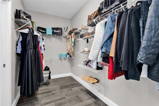 Building Photo - 276 Lewis Cir