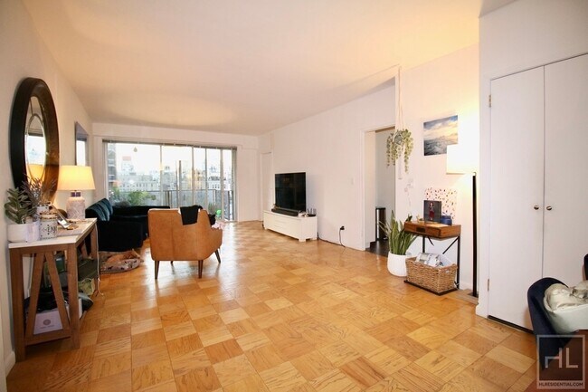 Building Photo - East 64th Street