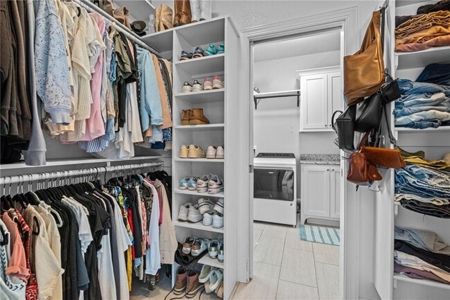 Building Photo - 801 Bellmara Cir