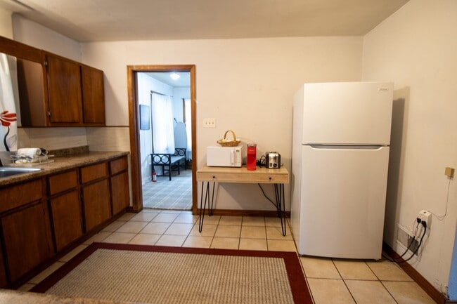 Building Photo - 1311 Paris Rd