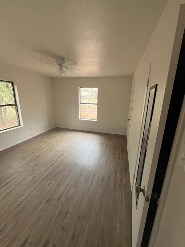 Building Photo - 115 E Cone St