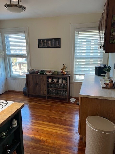 Building Photo - 36 Willow St