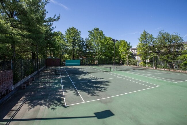 Building Photo - Fantastic Condo in Downtown Bethesda with Parking - Available Now!